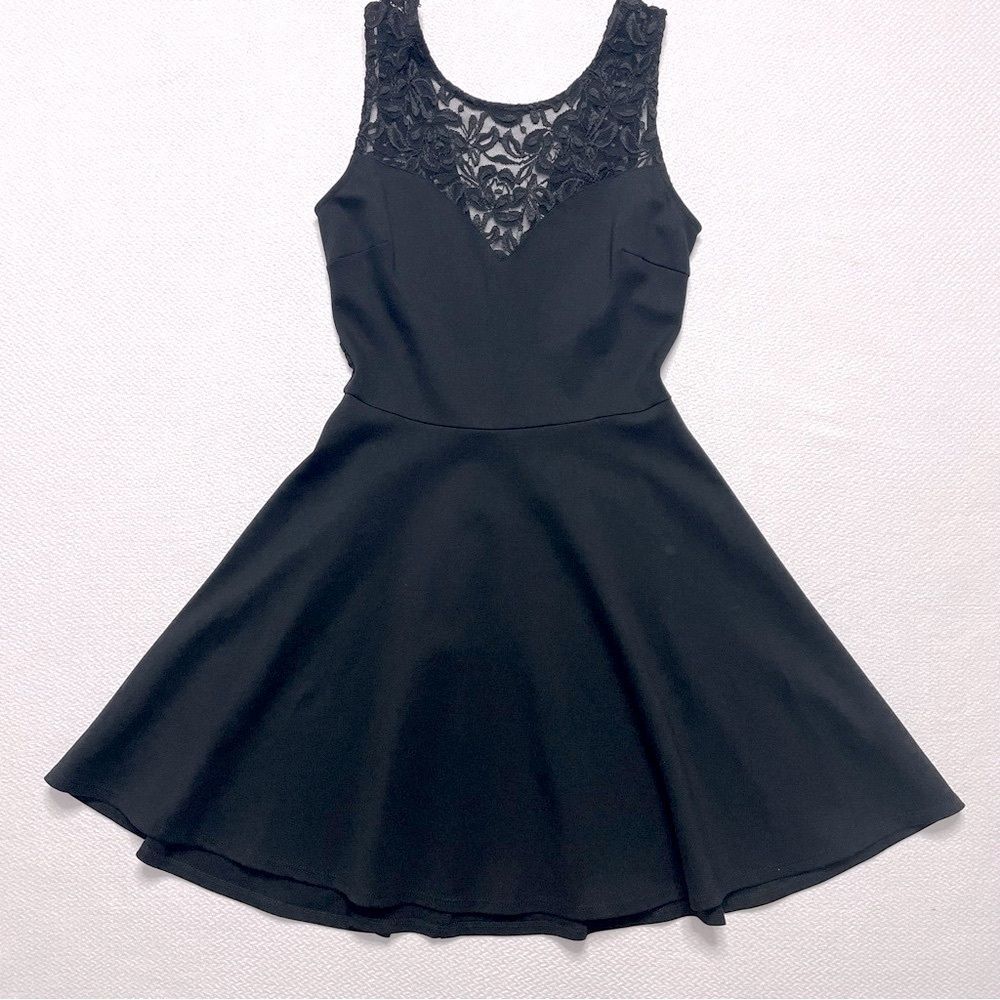 Soprano Women's Little Black Dress Lace Fit & Flare Mini Sleeveless Size Small